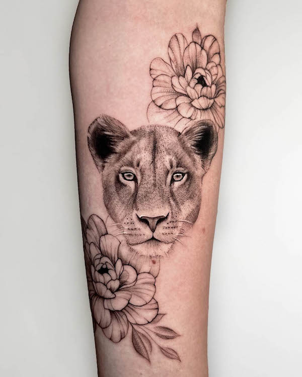 lion tattoos for women