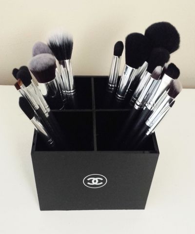 makeup brush holder chanel