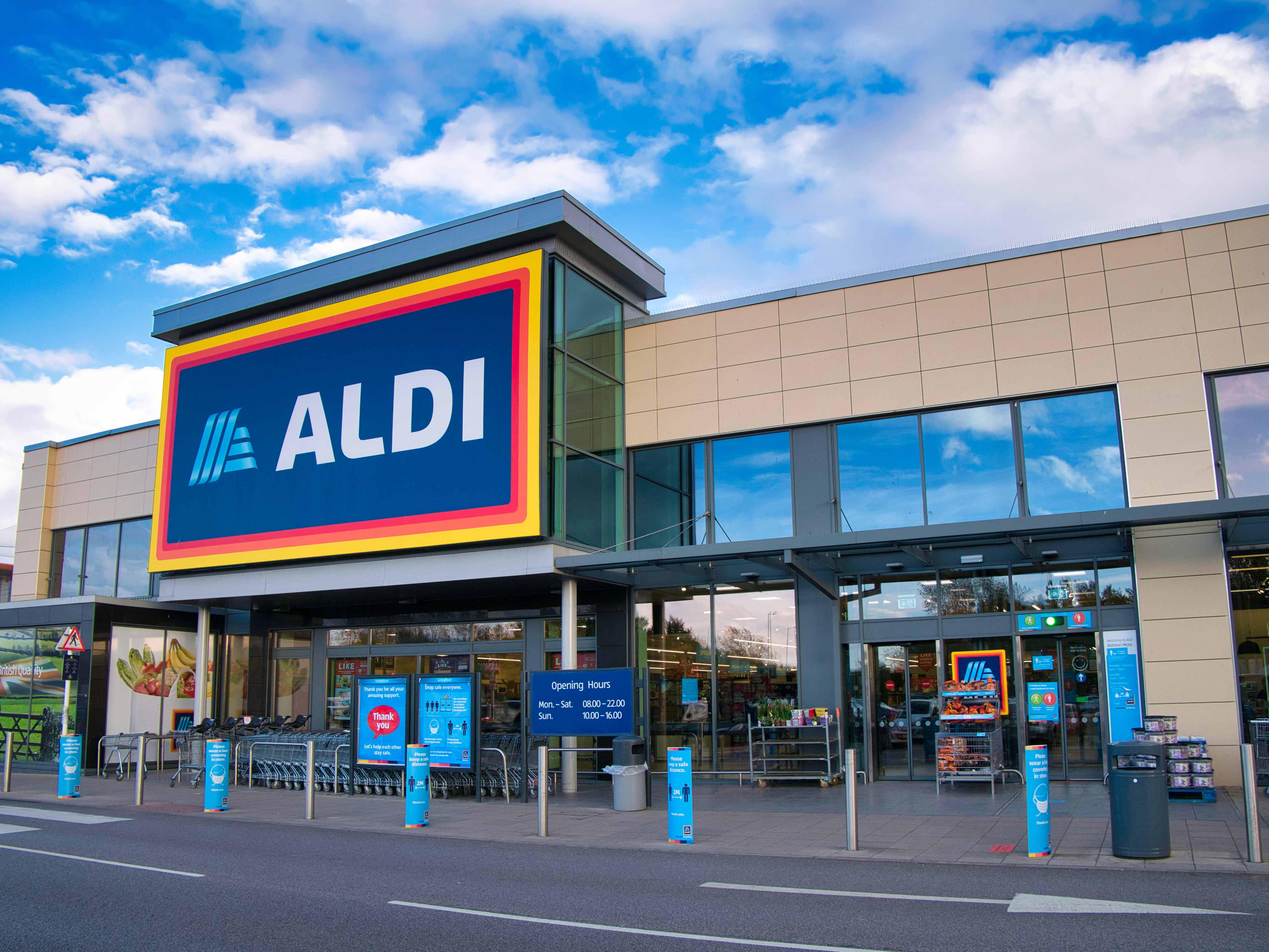 aldis store hours