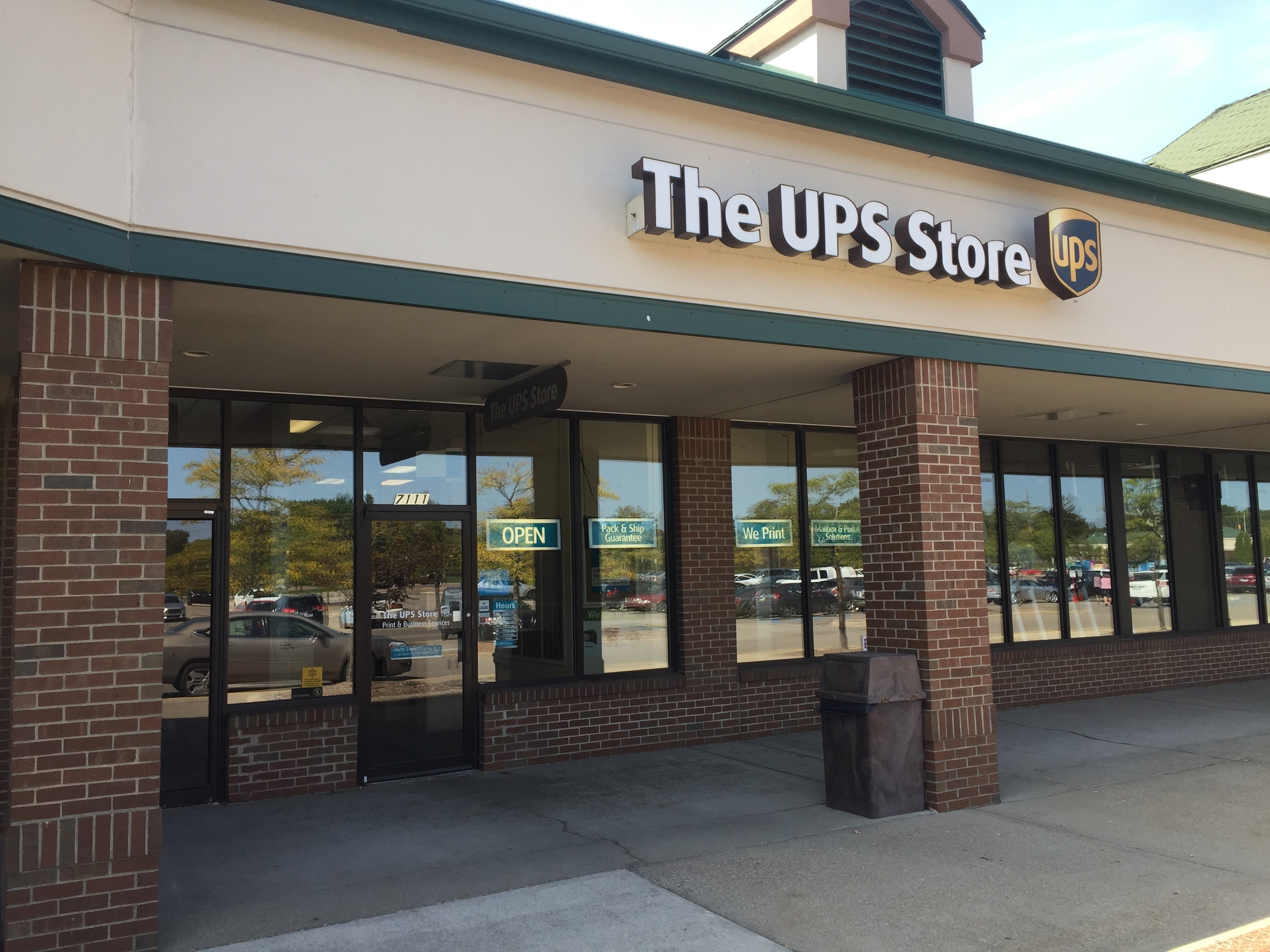 ups store wixom michigan