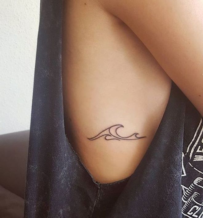 tatuajes de olas pequeños