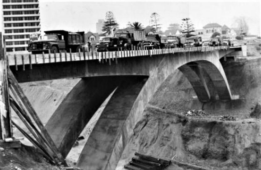 puente de los suicidas lima