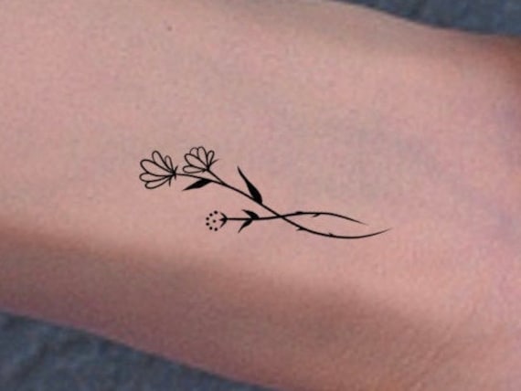 tatouage fleur petit