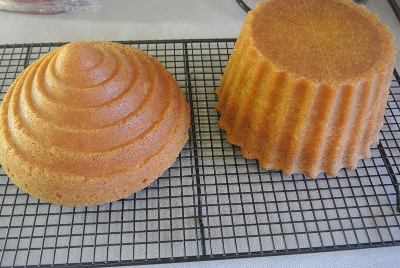 large cupcake cake pan