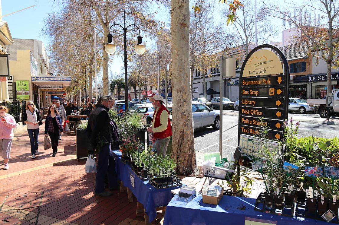 peel street tamworth shops