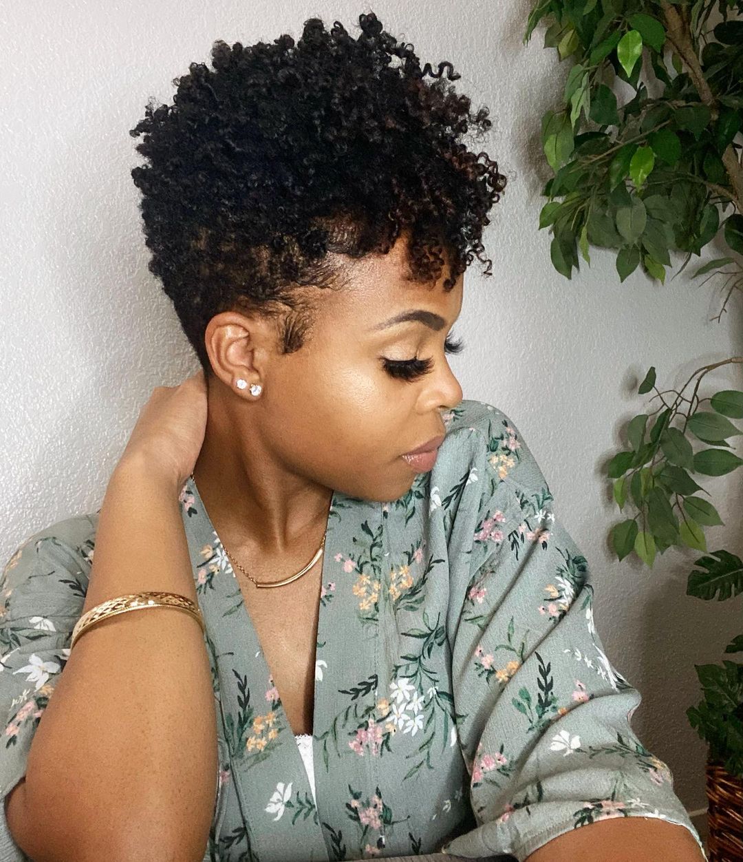 short haircuts for curly hair