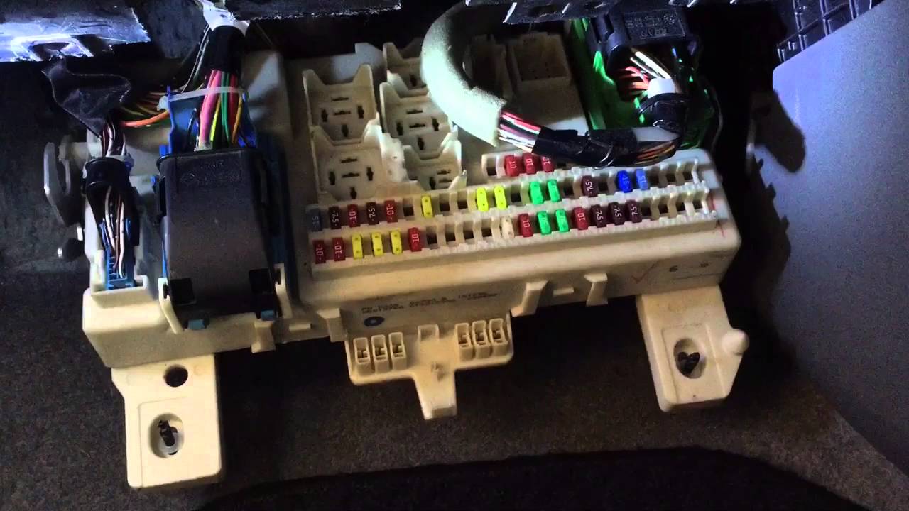 2008 mazda 3 fuse box location