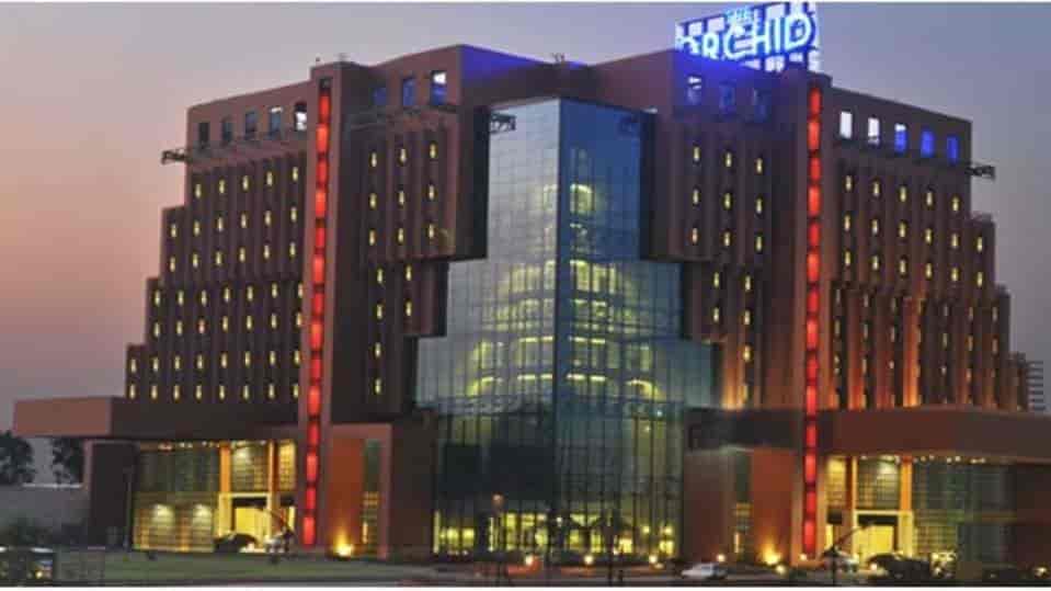 hotels near balewadi