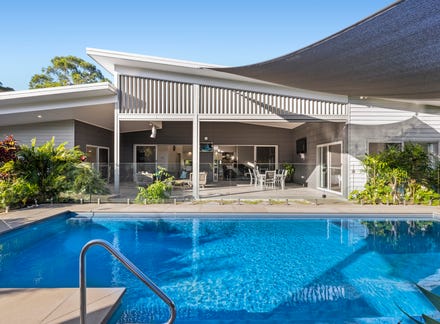 17 topaz drive emerald beach