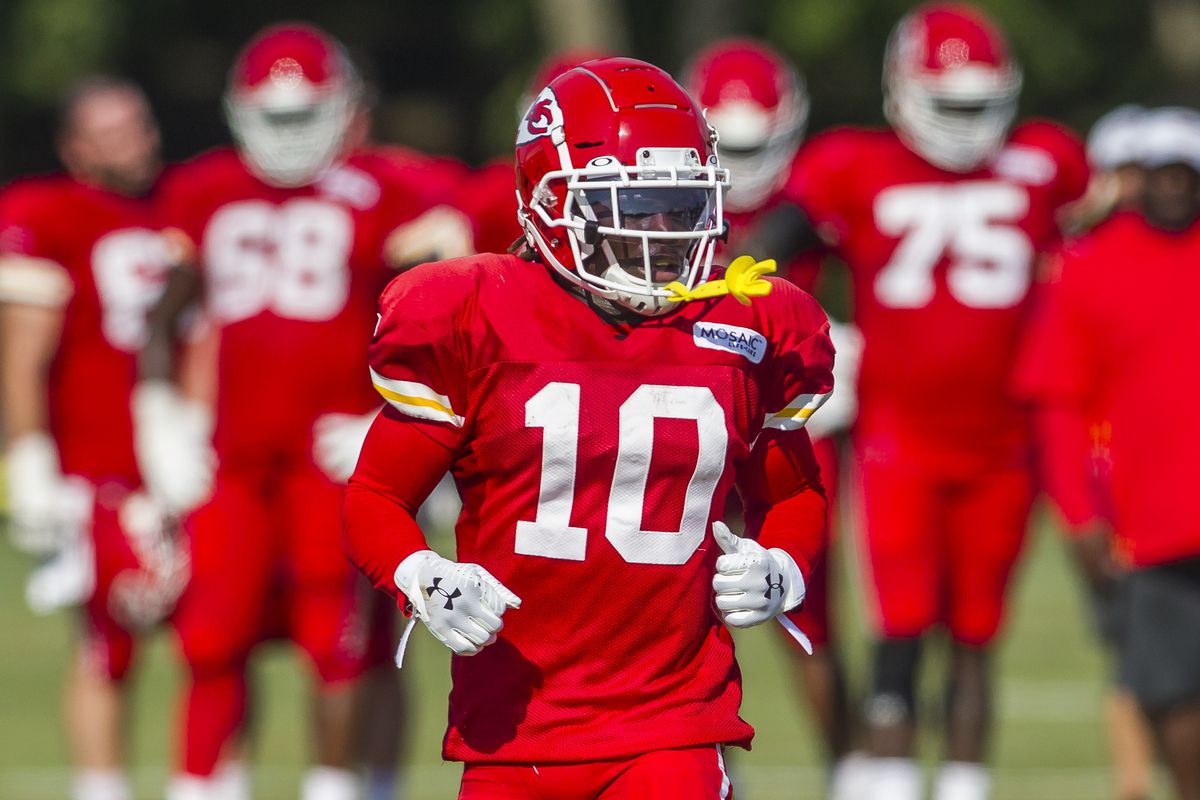 did tyreek hill tear his acl