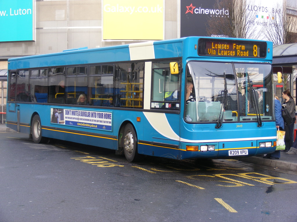 bus to luton town centre