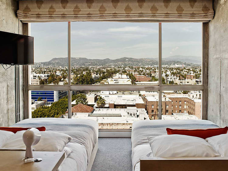 affordable hotels in la