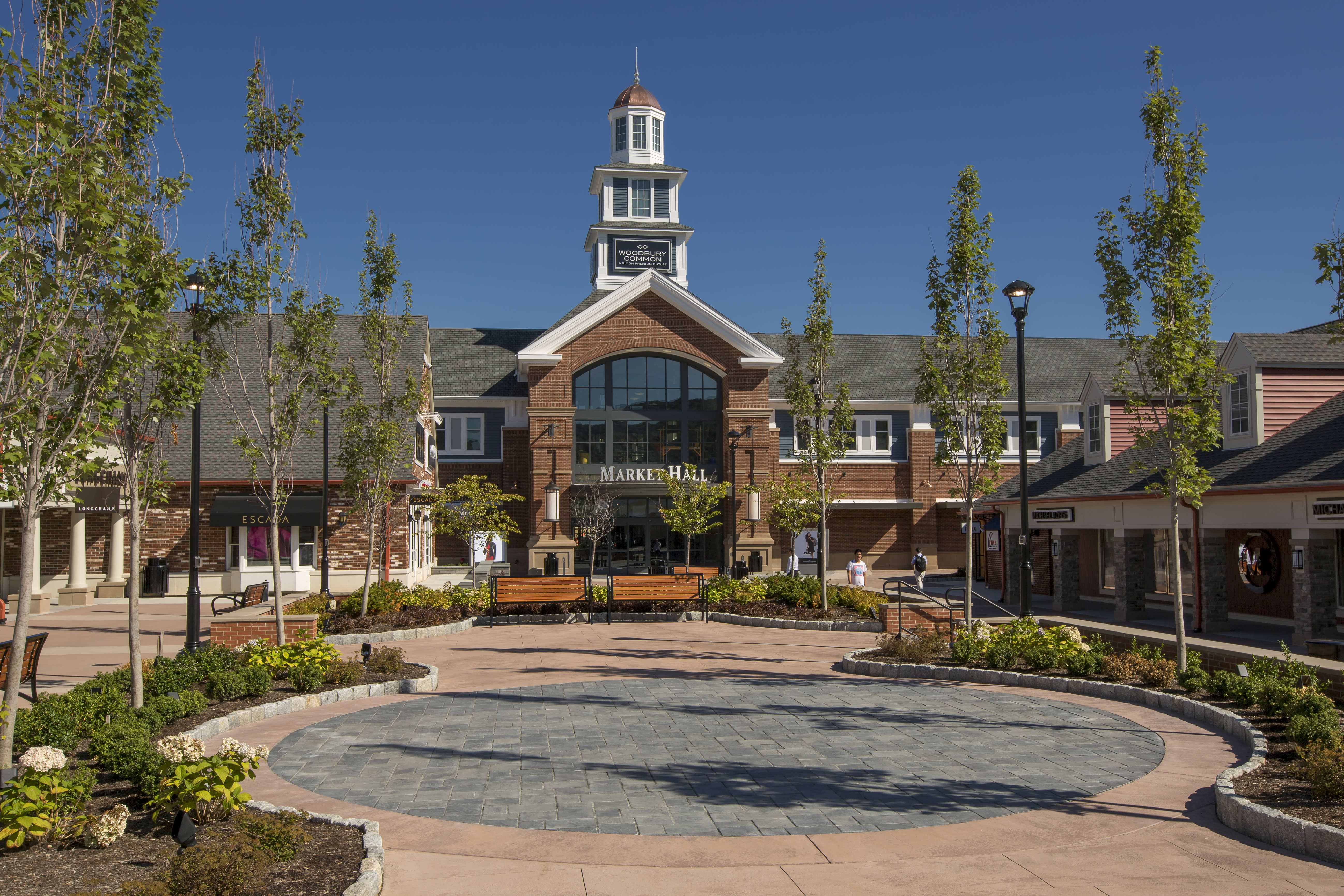 woodbury commons outlet