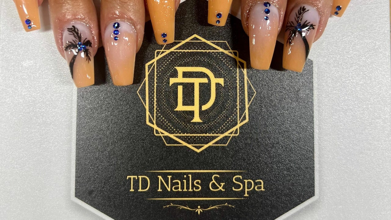 t d nails