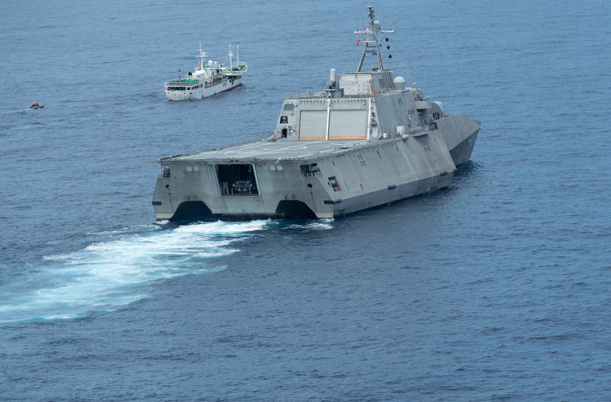 uss oakland lcs 24