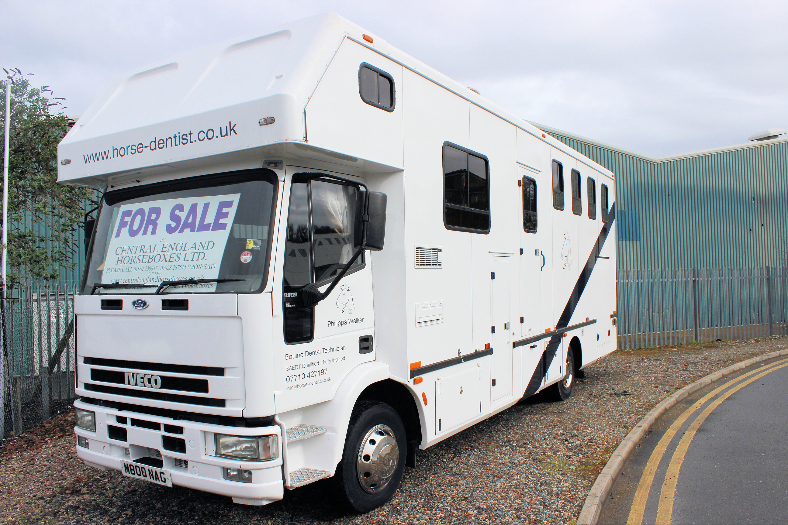 used horsebox dealers