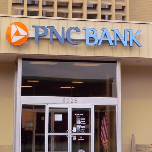 what time close pnc bank