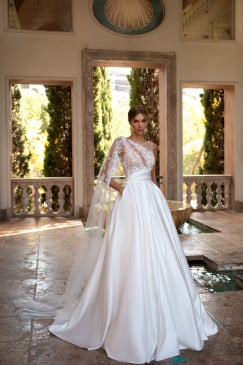 boat neckline wedding dress