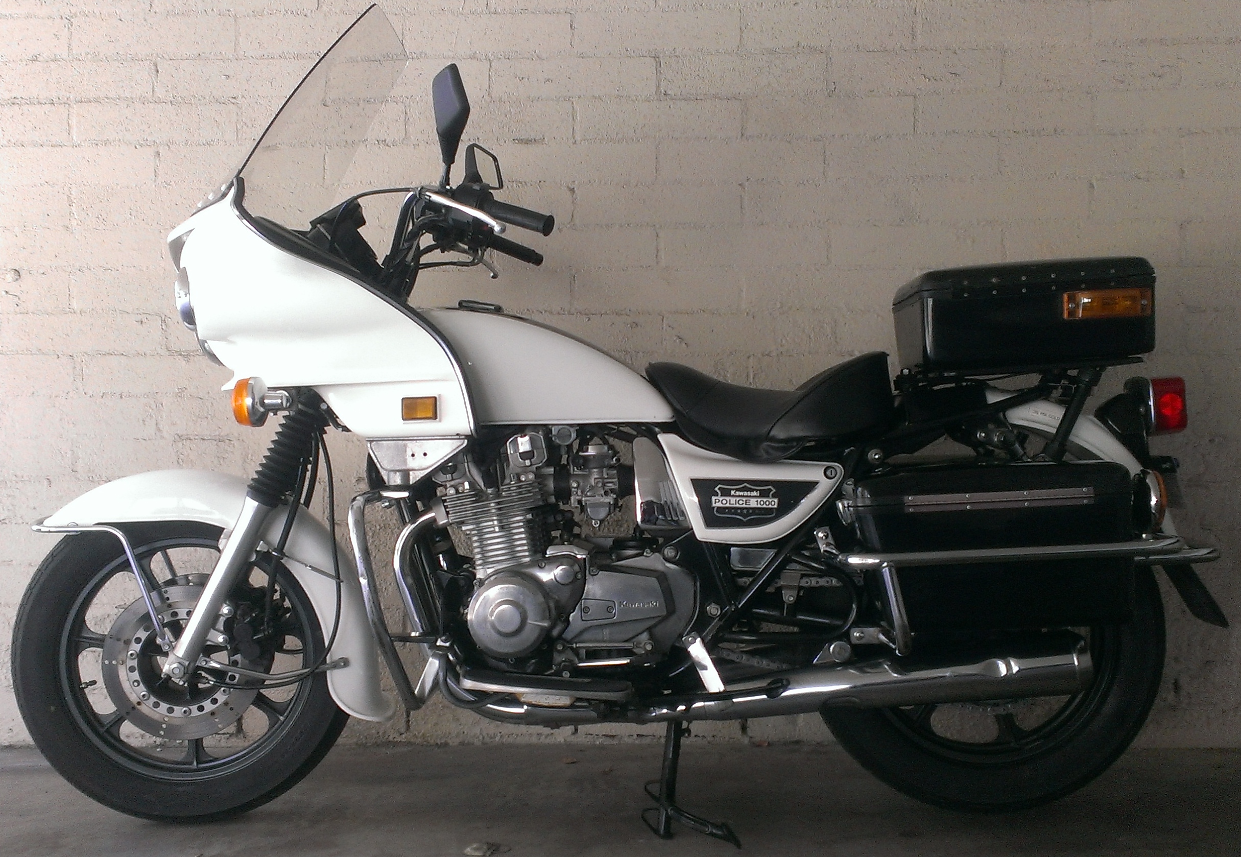 kawasaki police 1000