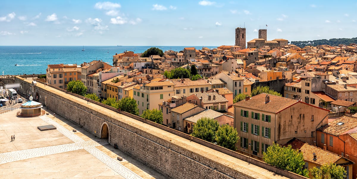 hotels in antibes old town