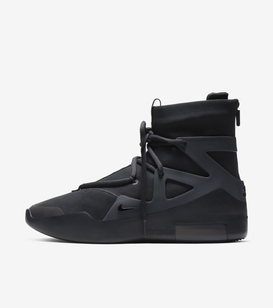 nike fear of god ราคา