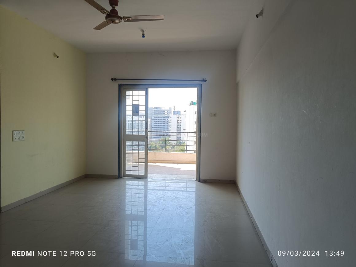 2 bhk flat on rent in wakad