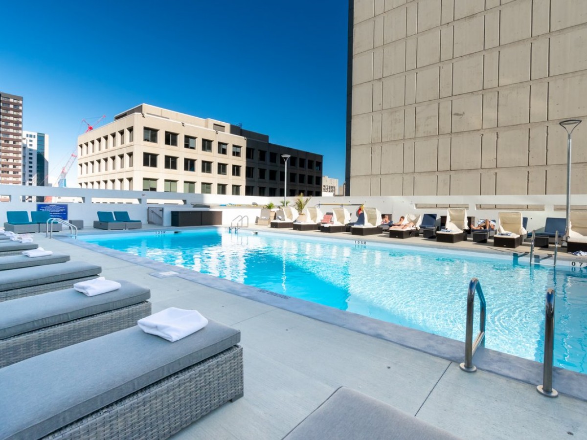 delta hotel swimming pool