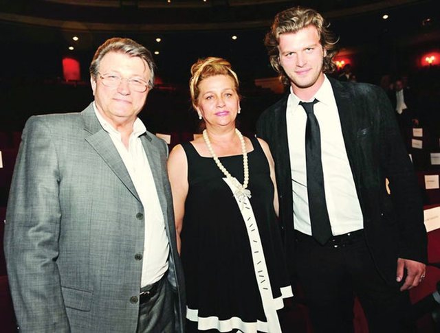 kivanc tatlitug father