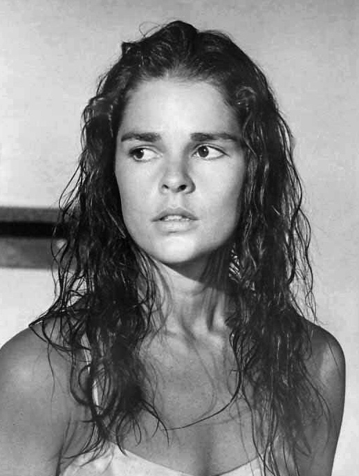 ali macgraw nue