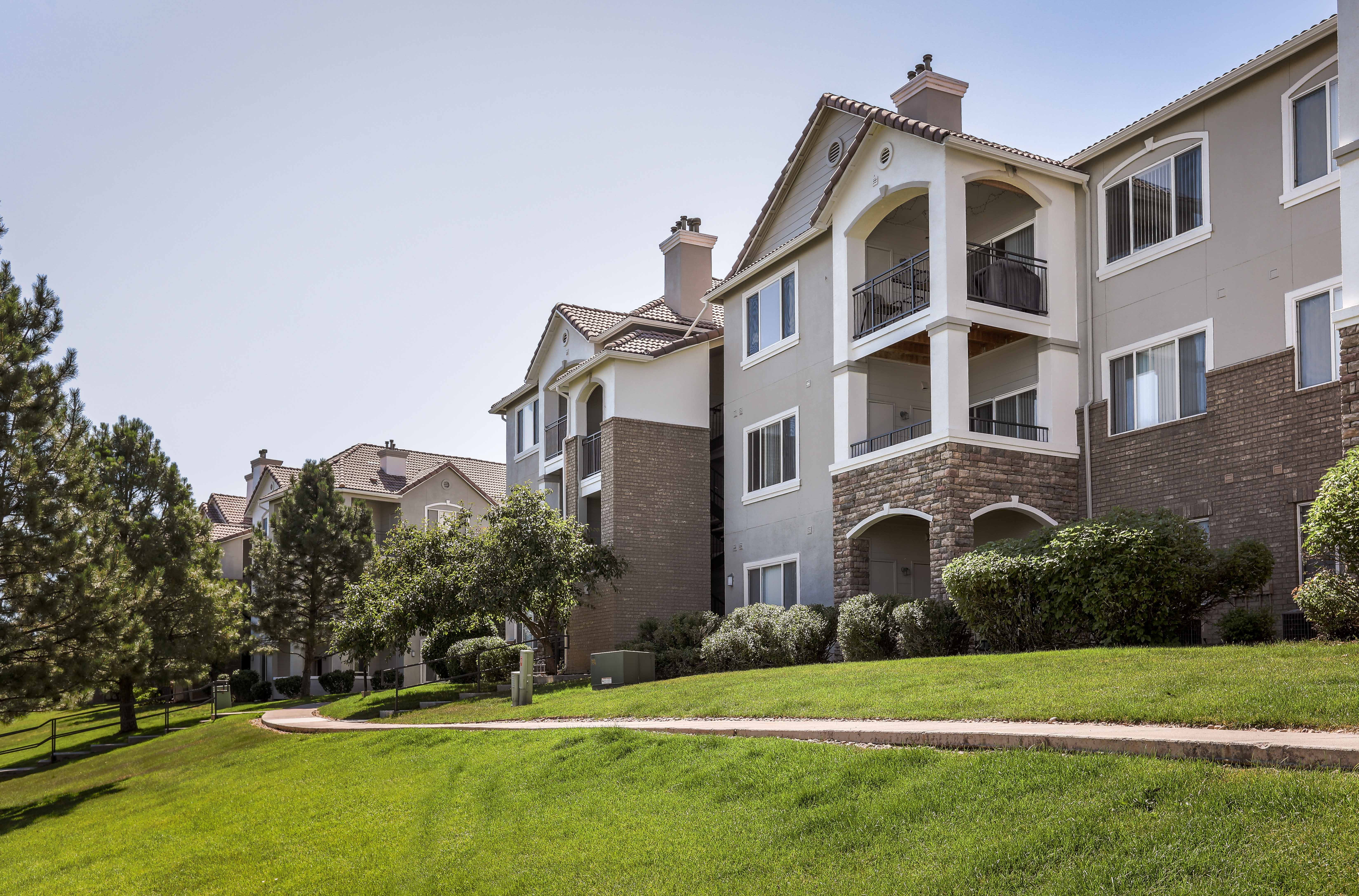 apartments near highlands ranch co