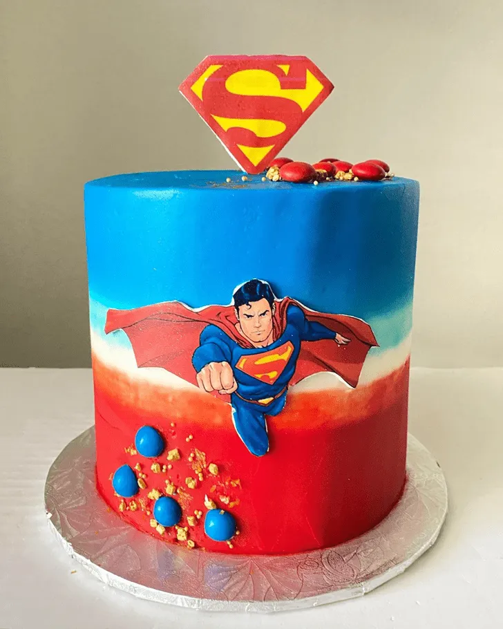 superman cake decoration