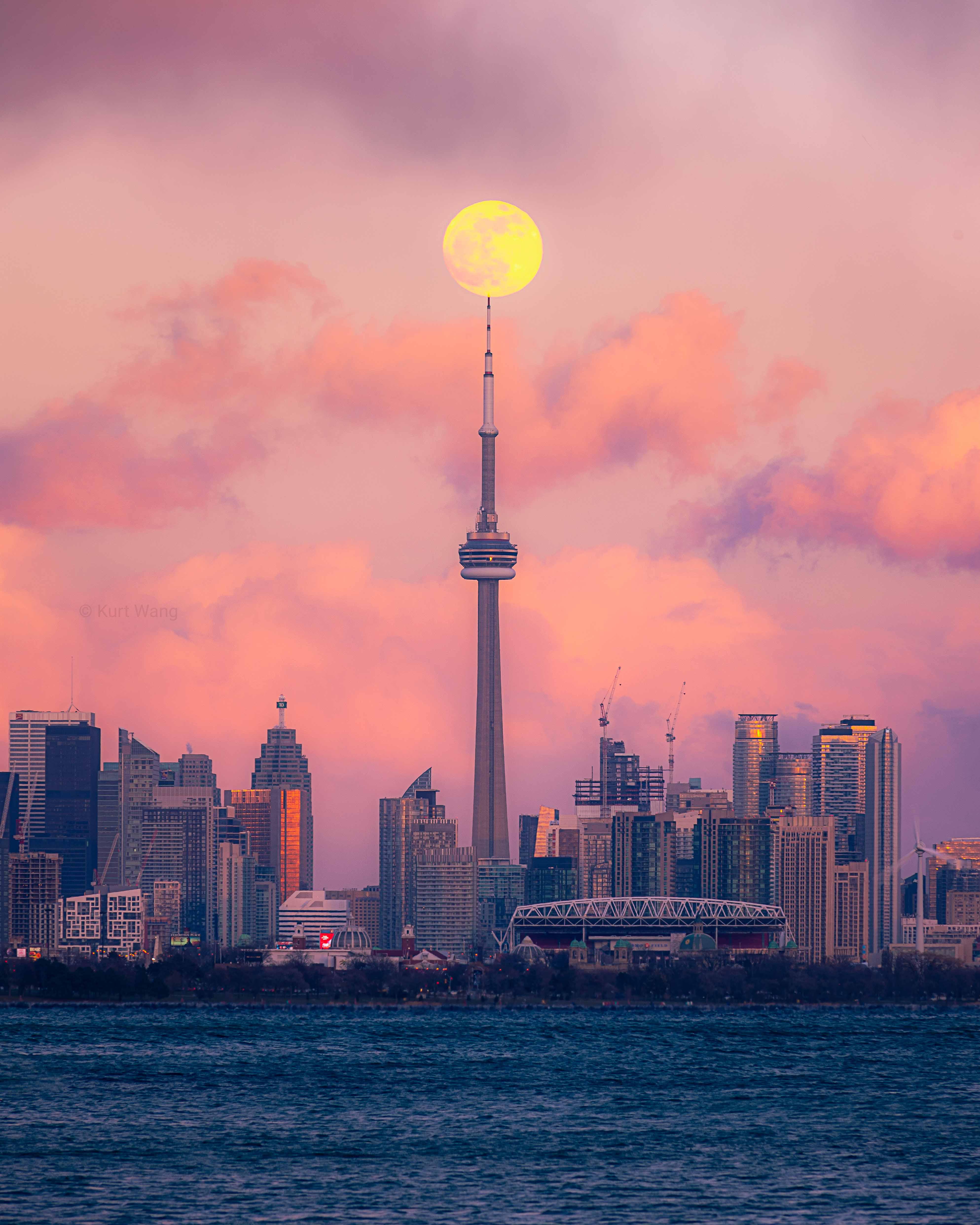 moonrise toronto today