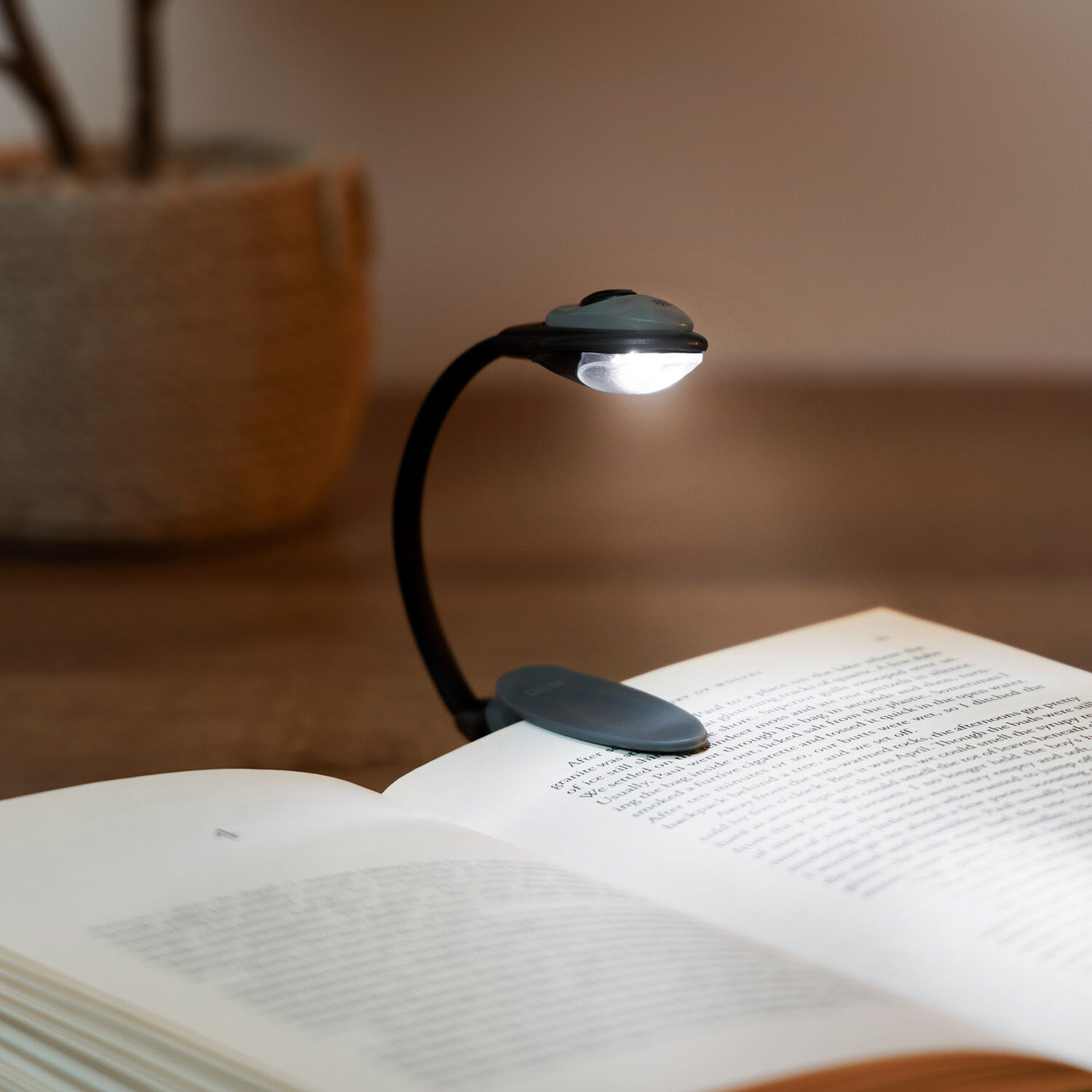 book lights for reading in bed