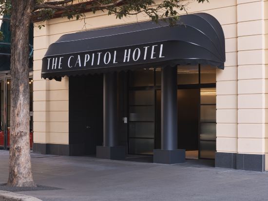 hotels near the capitol theatre