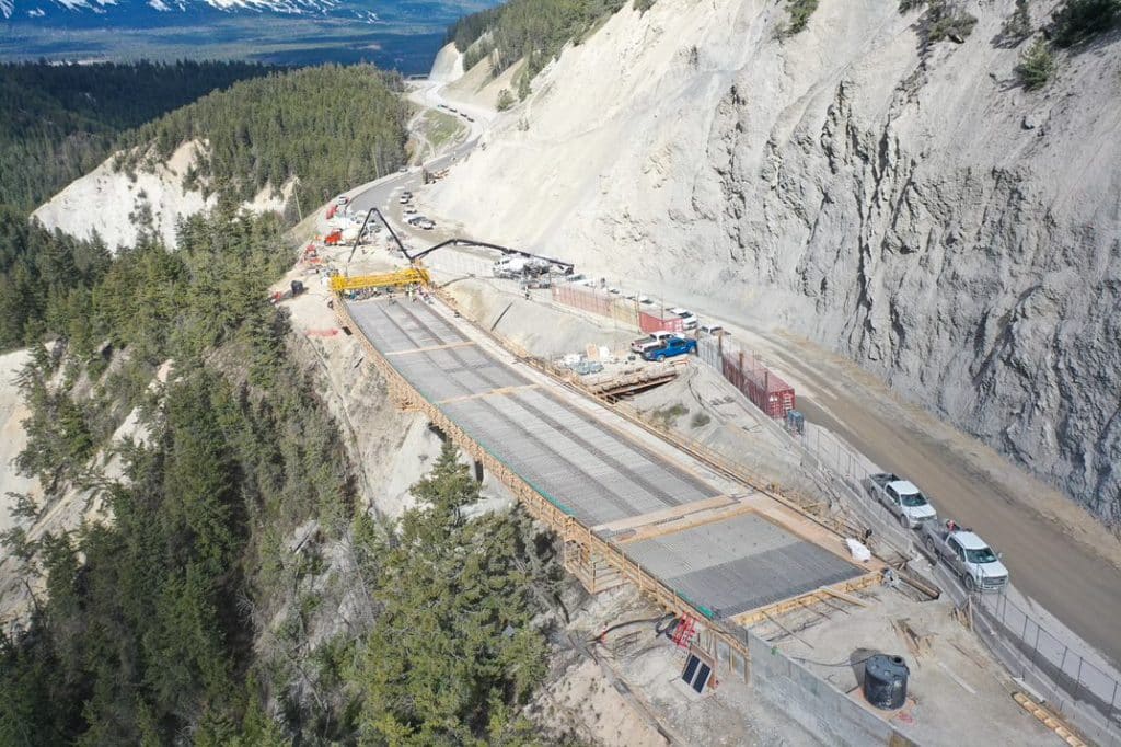 golden to revelstoke highway closure