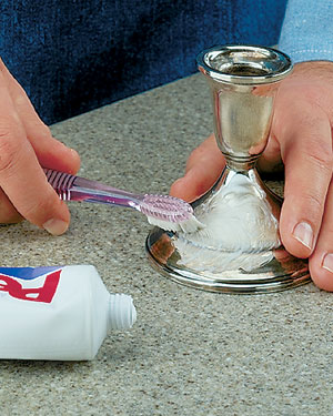 cleaning silver toothpaste