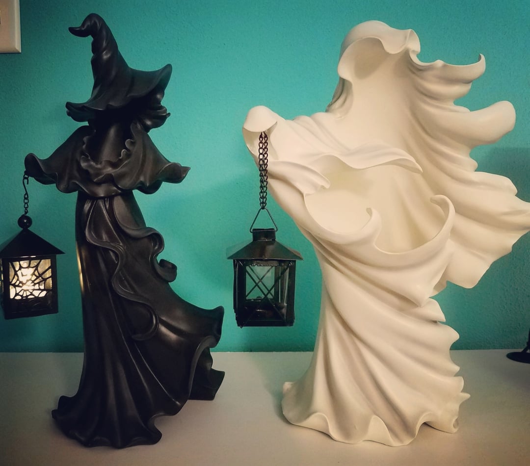 cracker barrel halloween witch with lantern