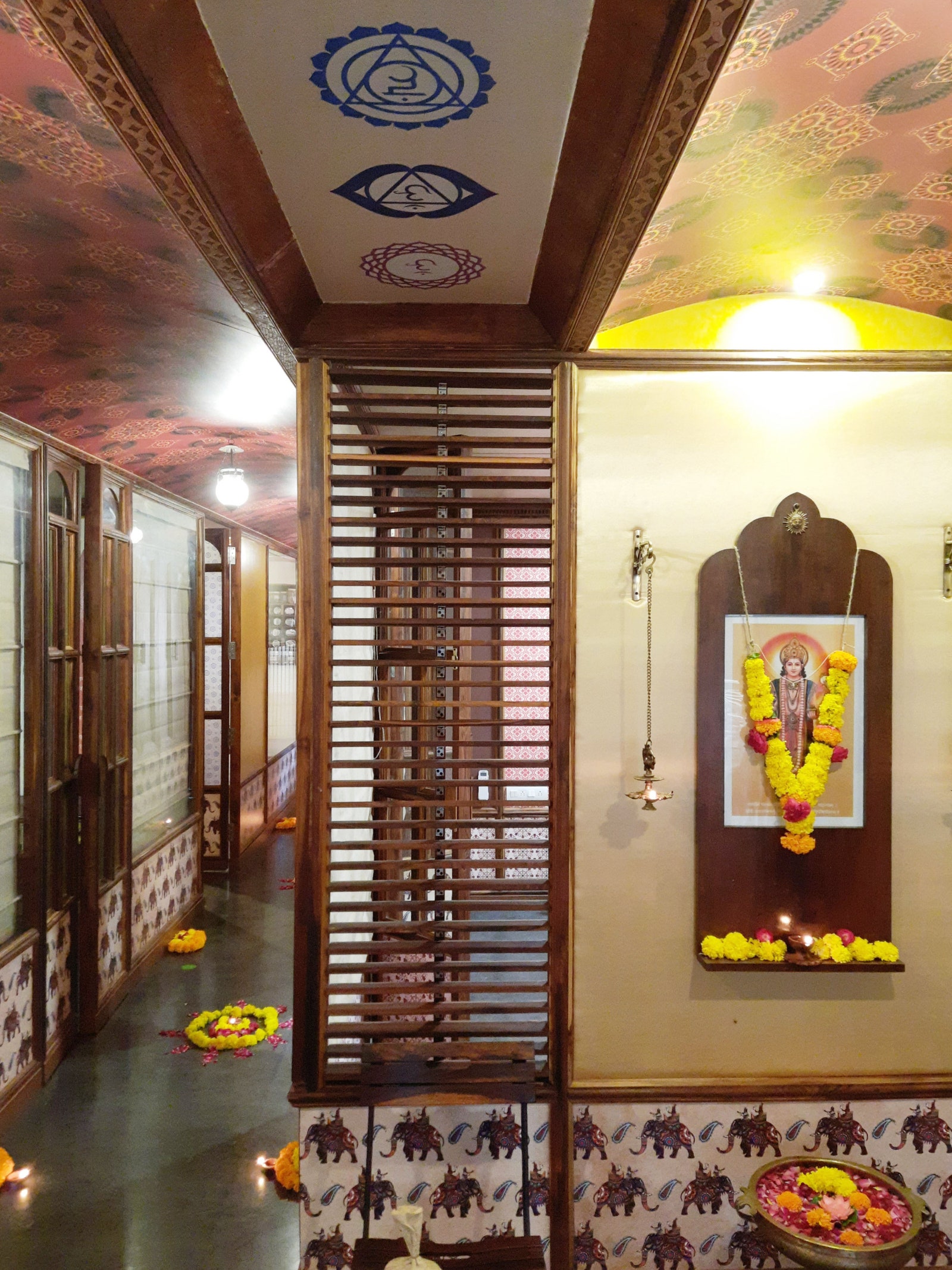 small ayurvedic clinic interior design