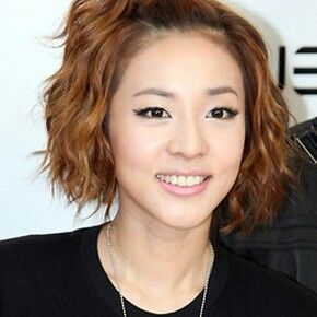 dara short hair