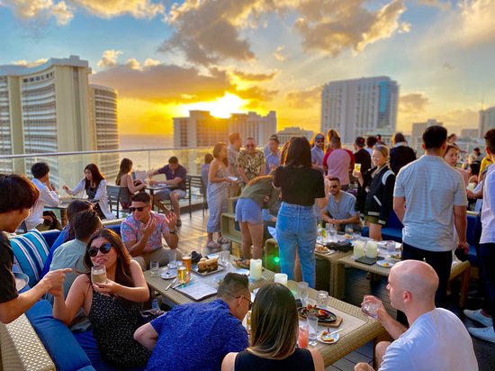 sky waikiki restaurant