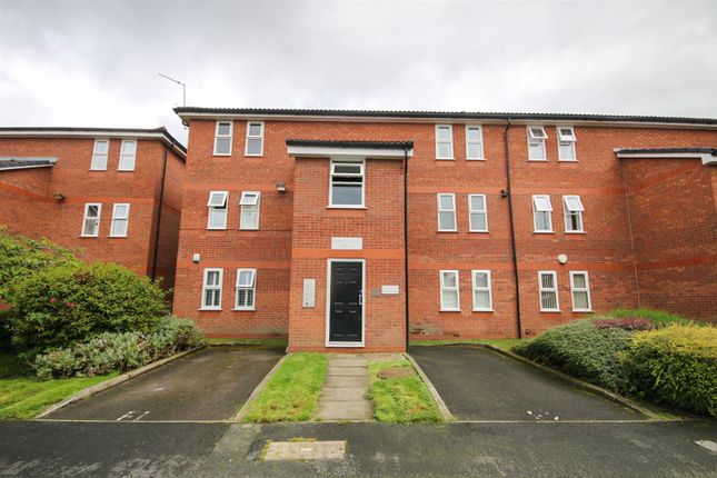 flats to let in eccles