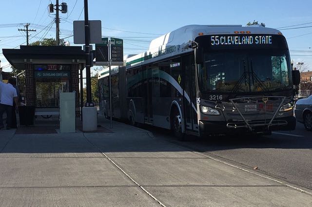 detroit to cleveland bus