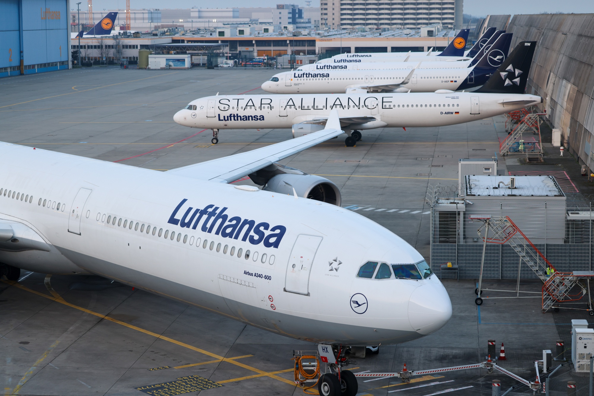 deutsche lufthansa ag share price