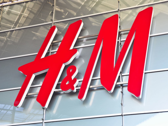 h&m pay hourly