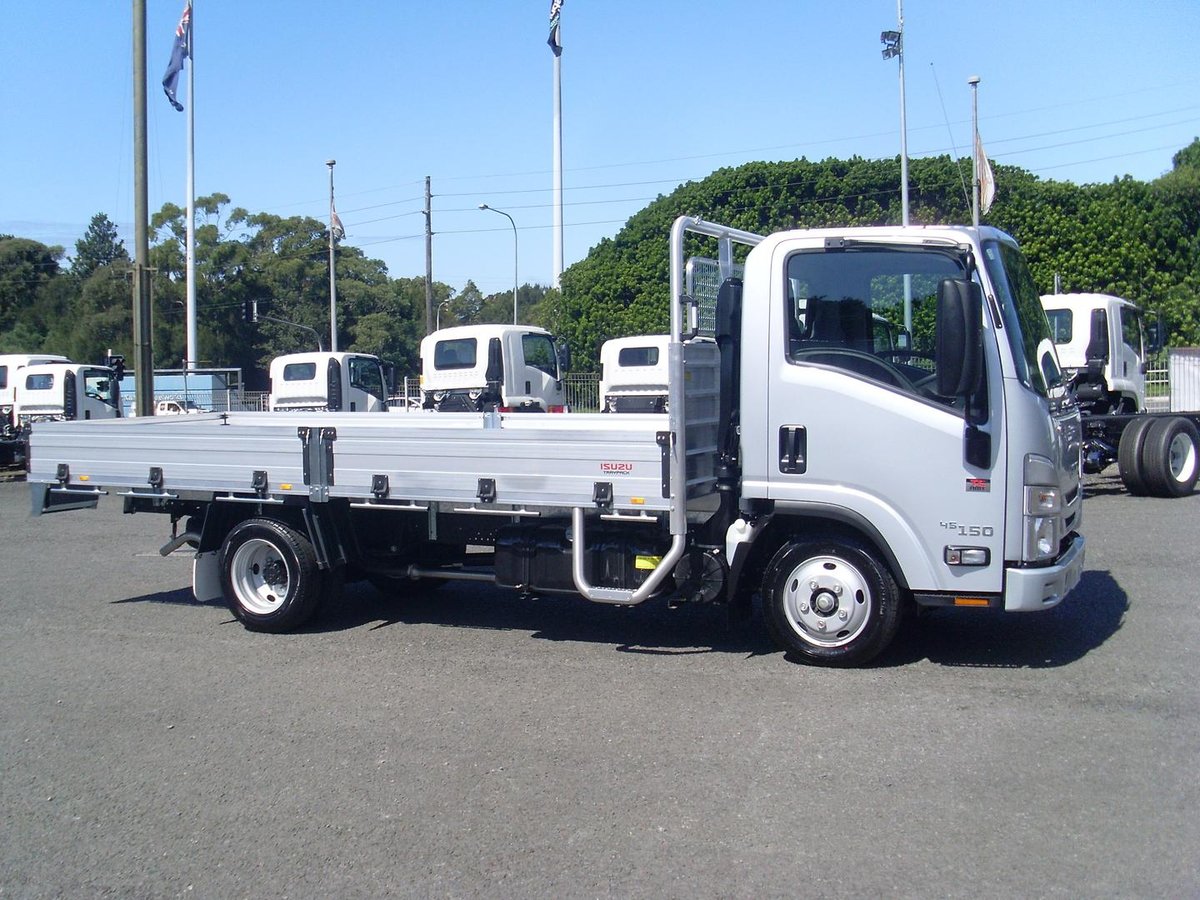 dwyers isuzu