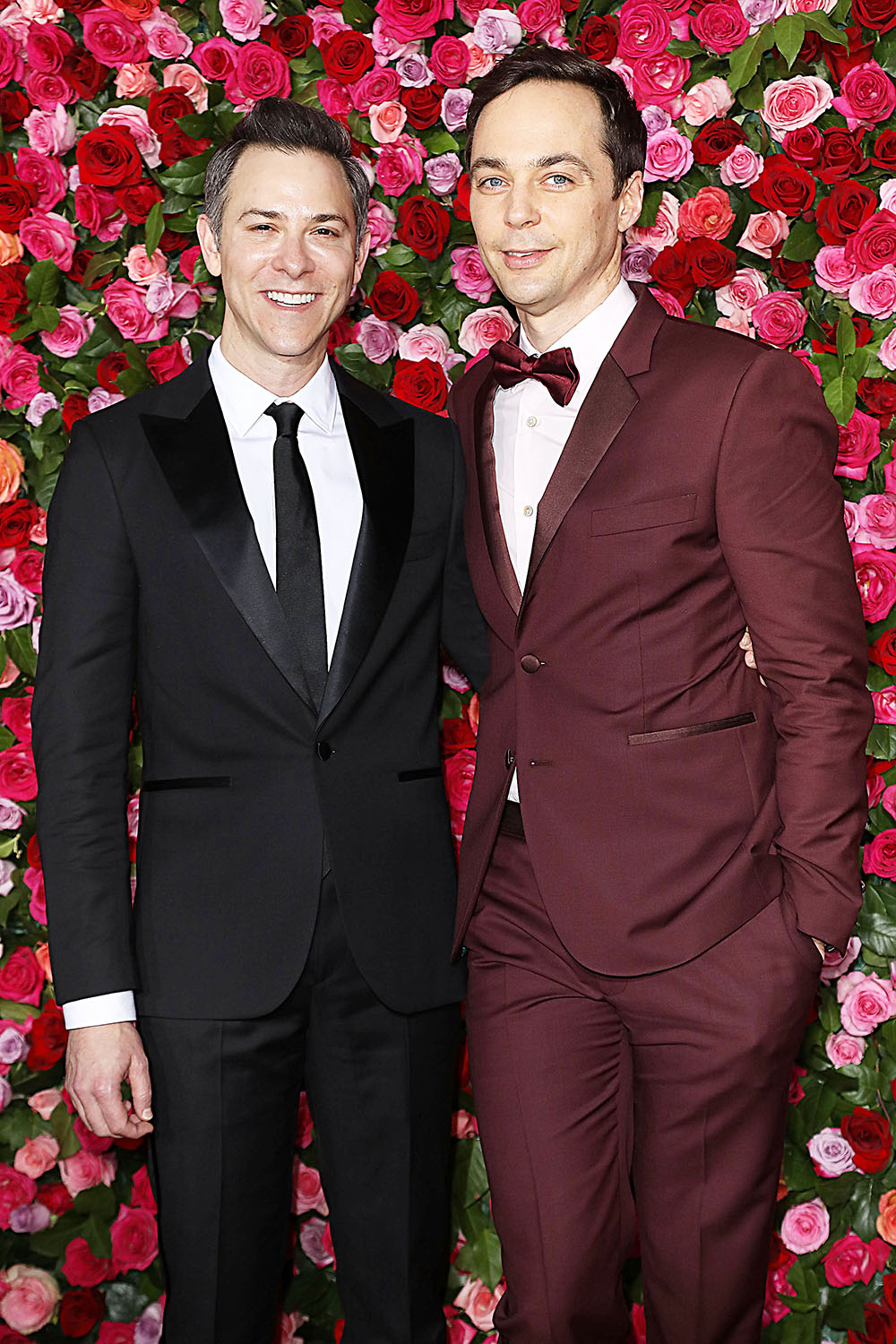 jim parsons hands red