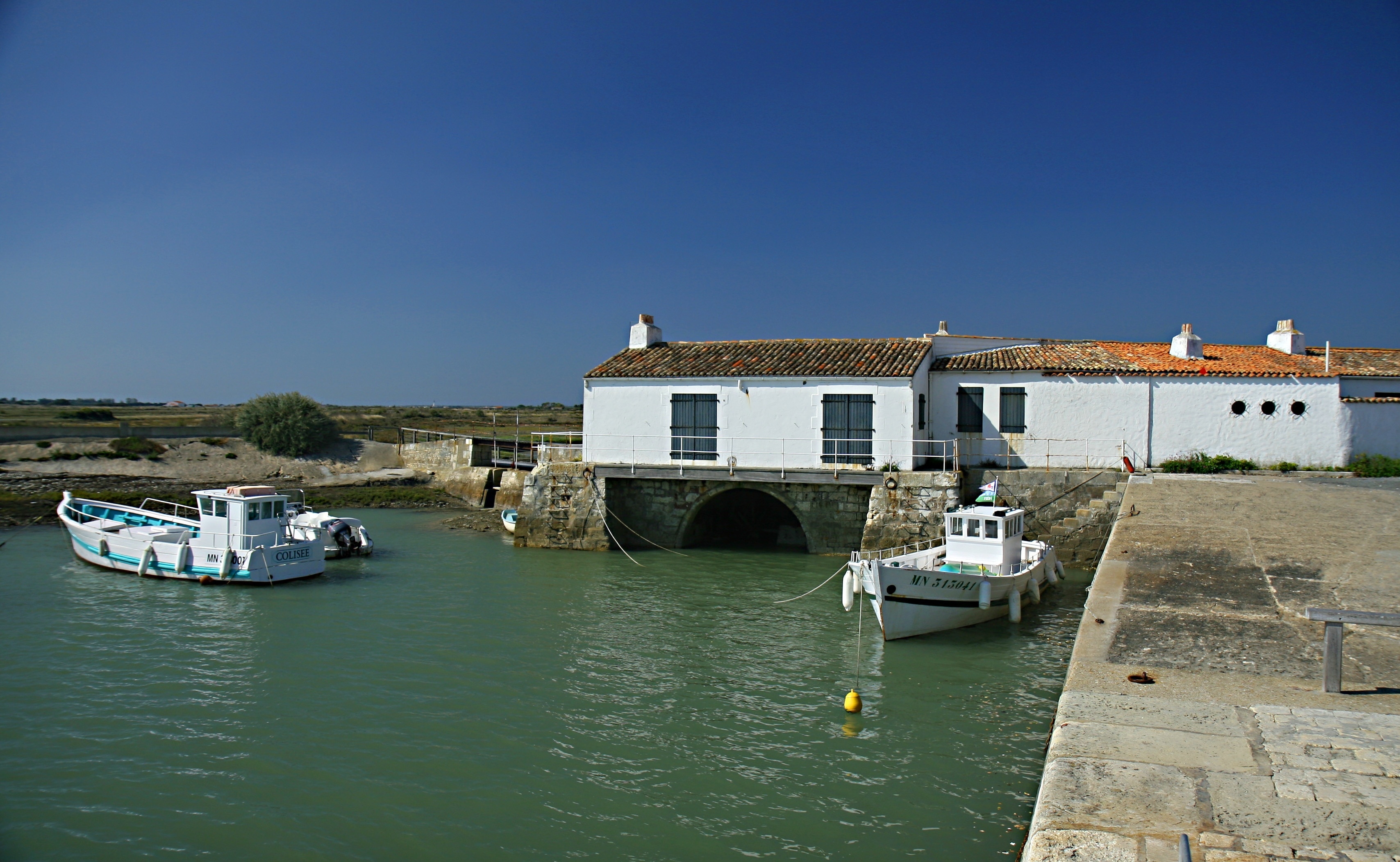 flights to ile de re