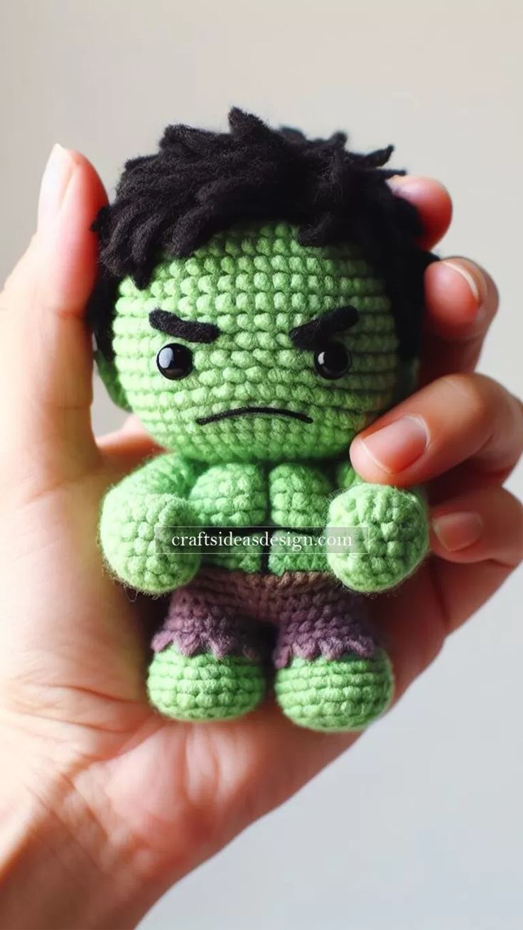 hulk amigurumi