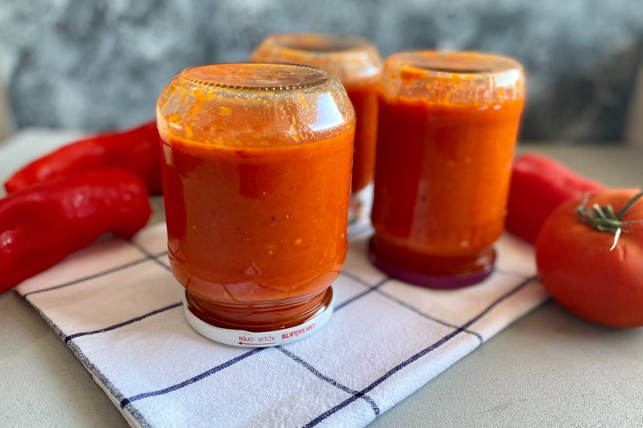 kırmızı biber domates sosu nasıl yapılır