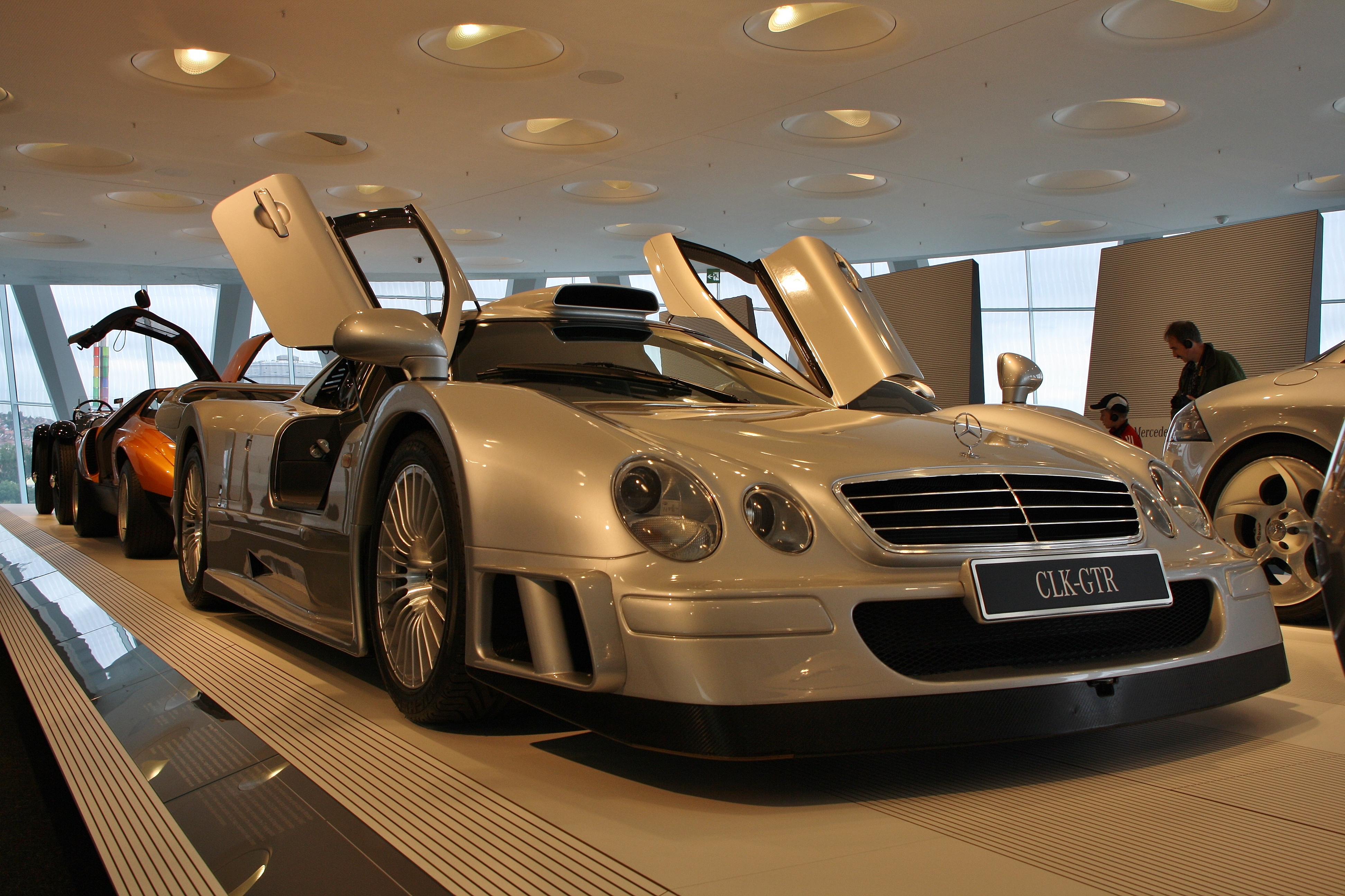 mercedes clk gtr teknik özellikler